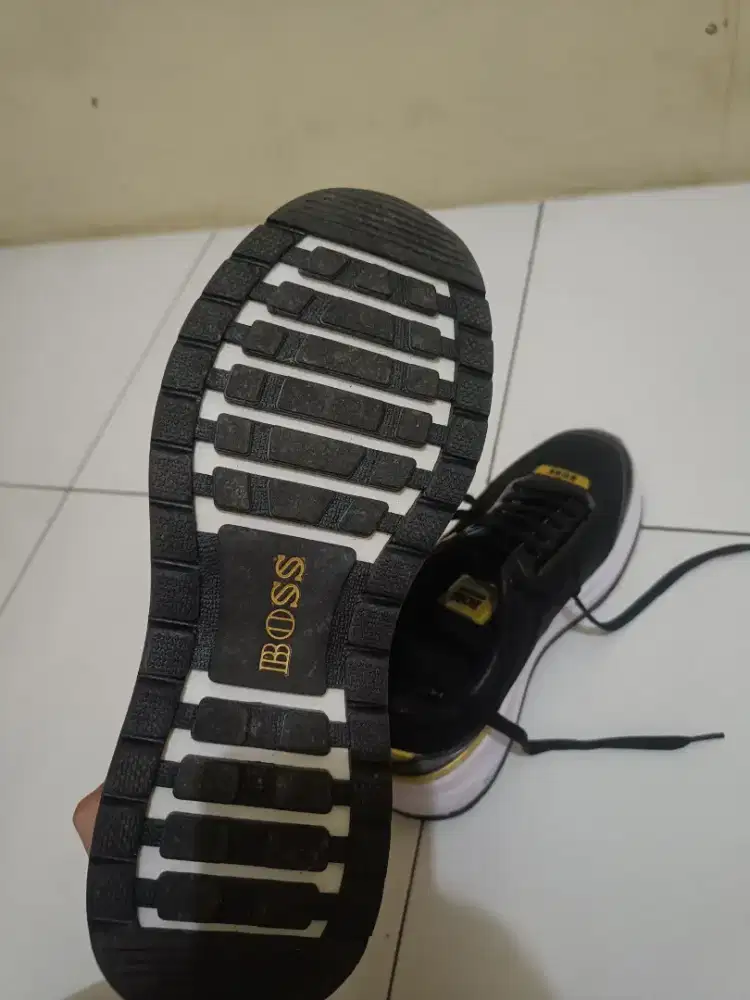 Sepatu Hugo Boss untuk ngantor/kuliah/fashion keren