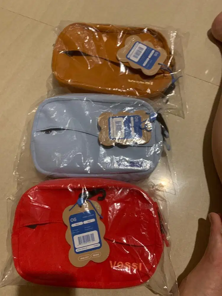 VESSI sling bag waterproof