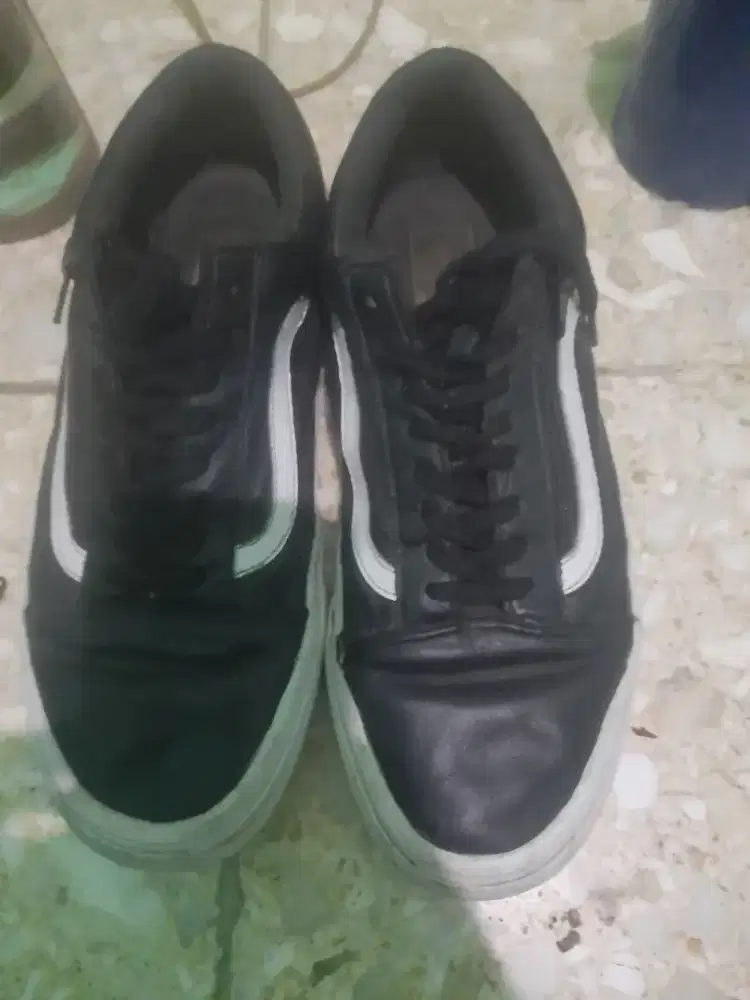 Vans leather zipper