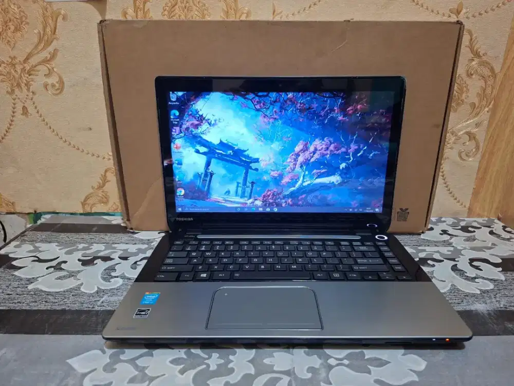 Laptop Toshiba Satelite S40t