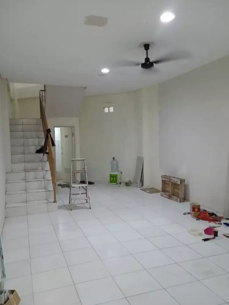 Tukang bangunan harian dan borongan