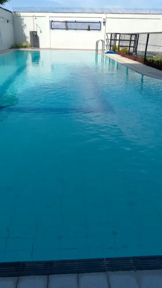 Menerima bersihin kolam renang tempat tinggal atau hotel