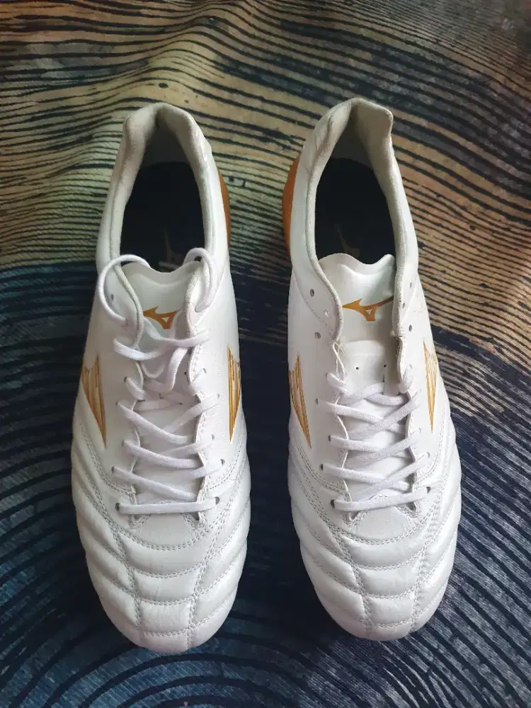 Sepatu Mizuno size 42 ori dijual