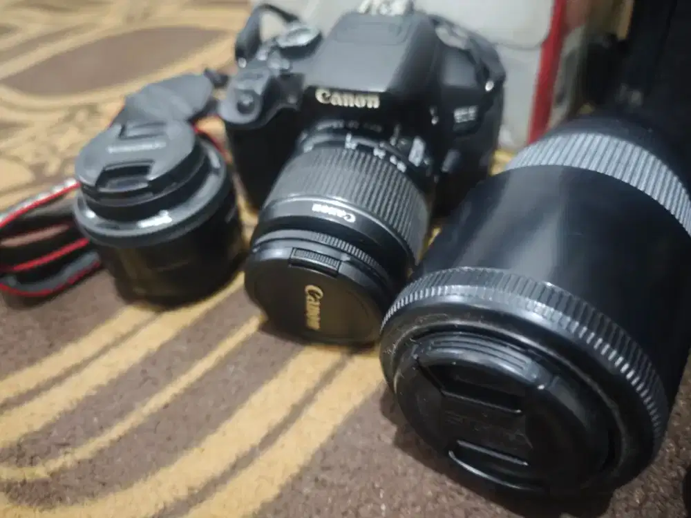 Kamera DSLR Canon 650D + 3 lensa + bag