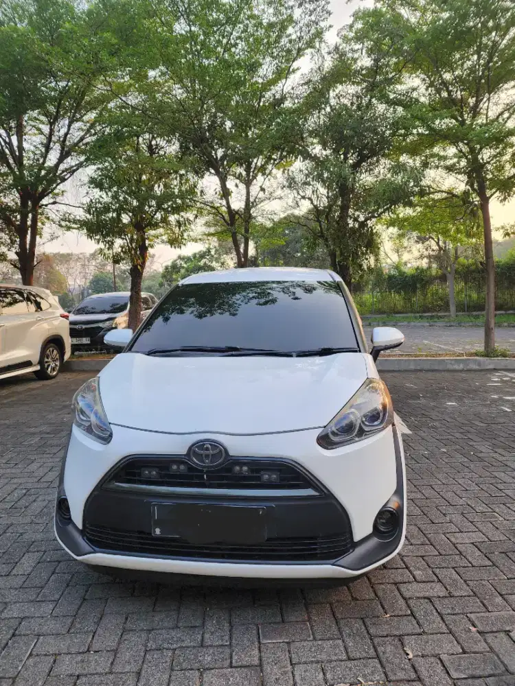 Toyota Sienta V AT  2016 Bensin