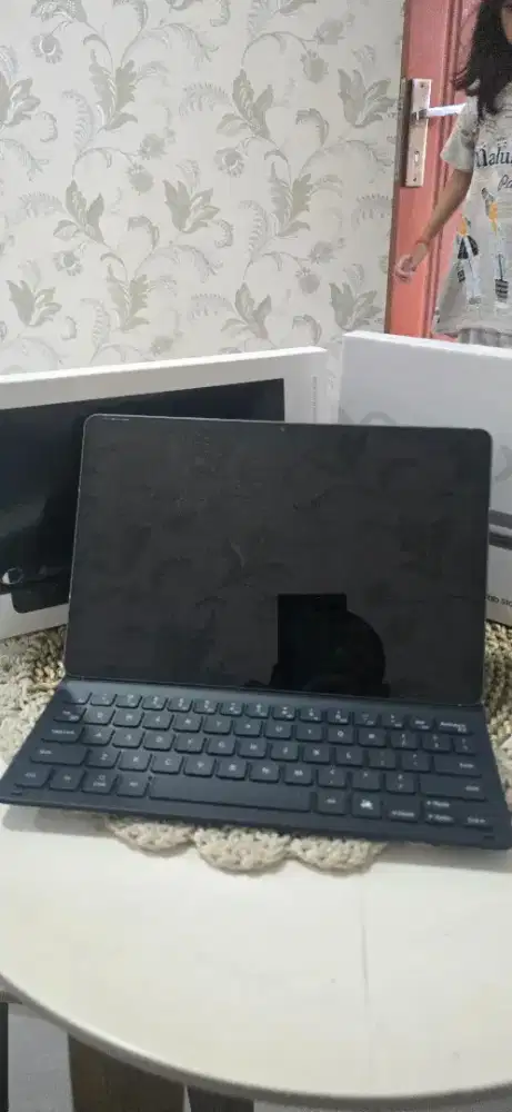 Samsung Galaxy Tab S10 FE 5G Like New Fullset + Keyboard Case
