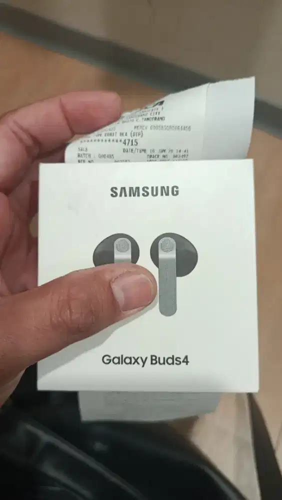 Headshet Samsung Galaxy Buds 4 Segel baru