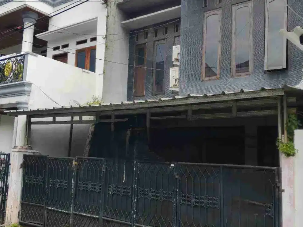 Rumah 2 lantai di pondok kelapa