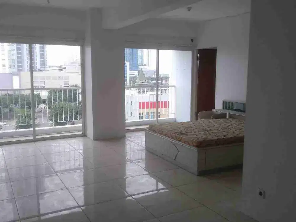 DISEWAKAN APARTEMEN PUNCAK BUKIT GOLF KT 3 LUAS BSR 2 UNIT JADI SATU VIEW GOLF