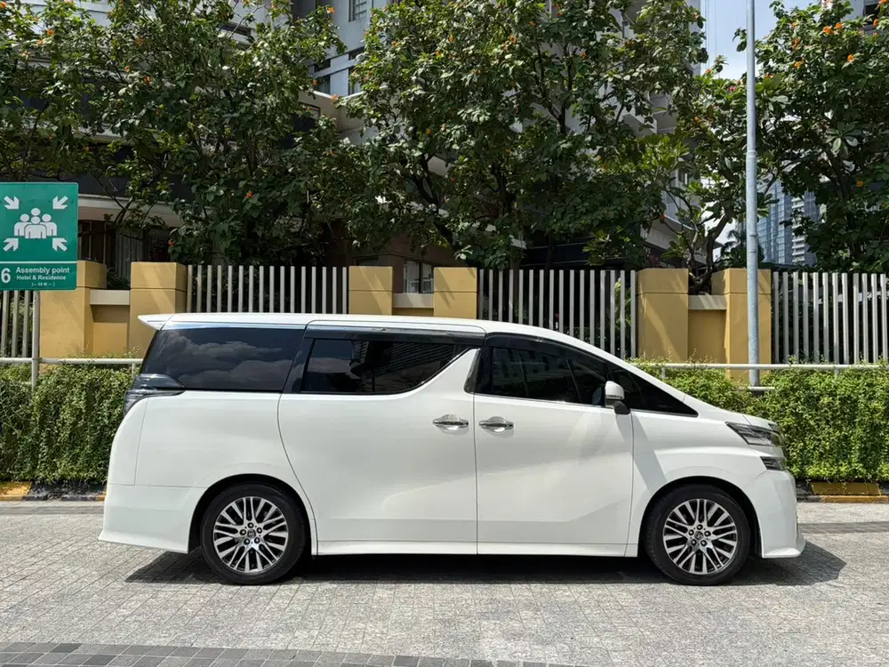 Toyota Vellfire 2018 Bensin