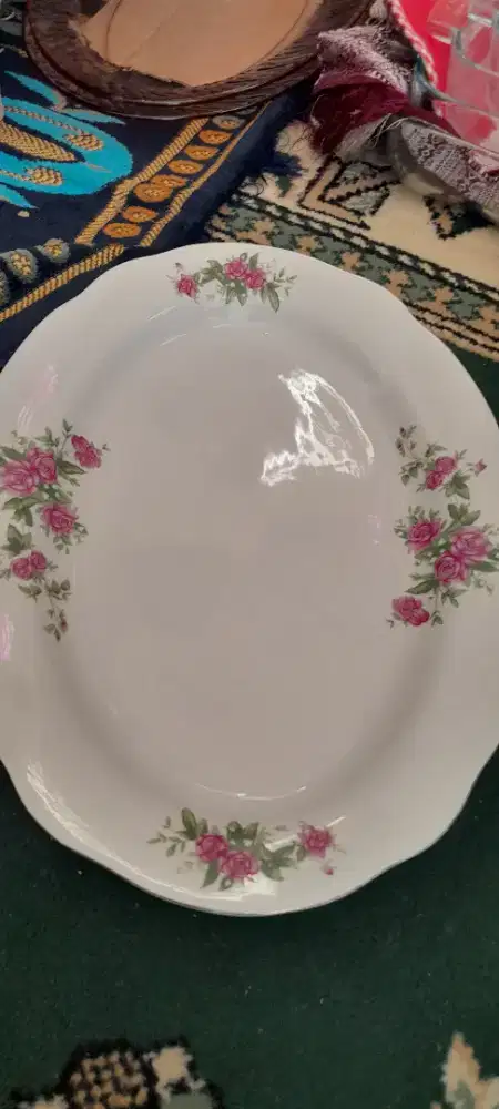 Piring saji oval lawas motif bunga