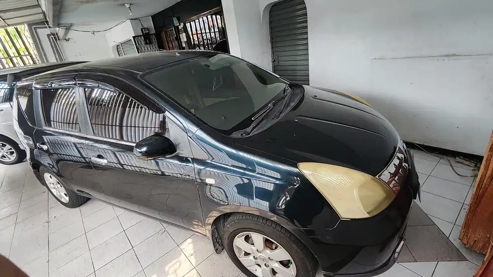 Nissan Livina 2010 Bensin