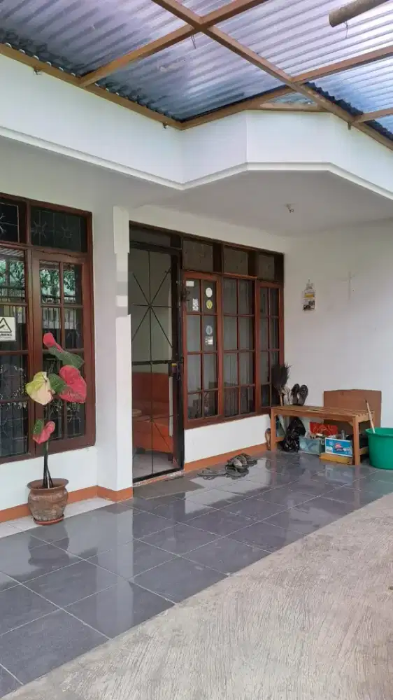 Rumah bagus siap huni dekat Griya buah batu turangga lingkungan nyaman