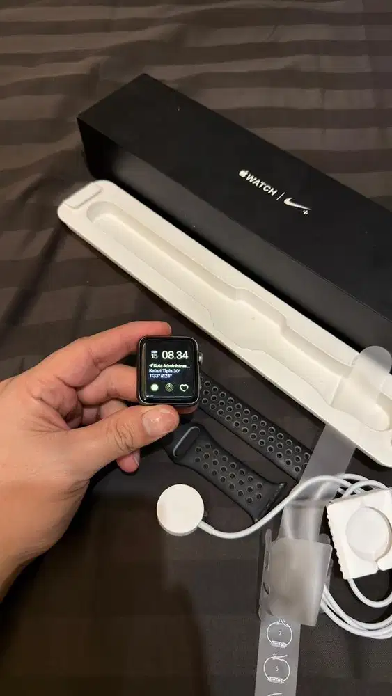 Apple Watch Gen 2 Black 42mm Nike Series Lengkap