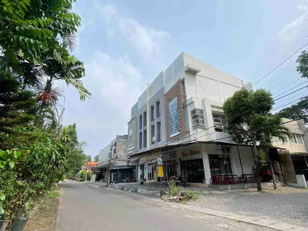 70jt ruko 3 lantai jalan kembar raya dukuh kupang dkt mayjen sungkono no jaya baru