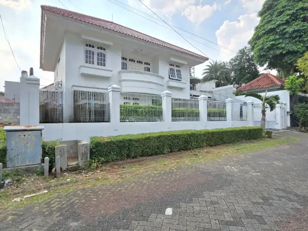 Dijual Rumah Luas Harga Menarik, Cocok Untuk Investor Lokasi Strategis di Sektor 3 Bintaro Jaya
