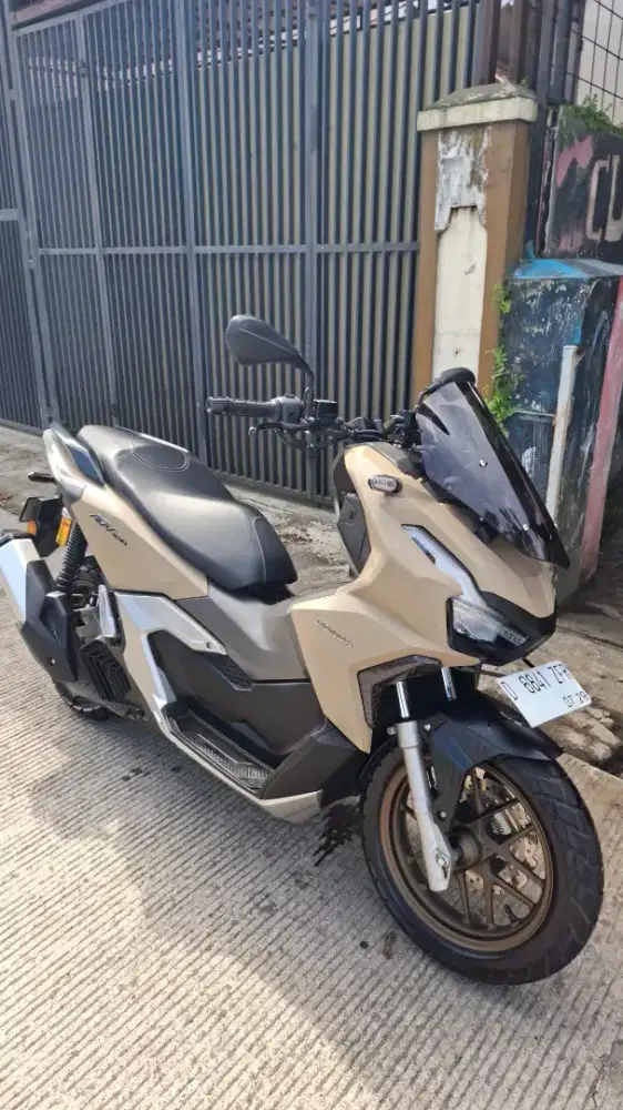 Adv 160 abs brown low km
