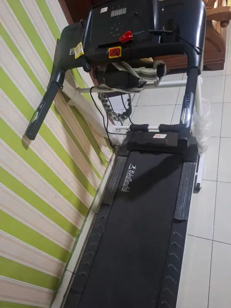 Treadmill 1062 masih bagus jarang dpakai