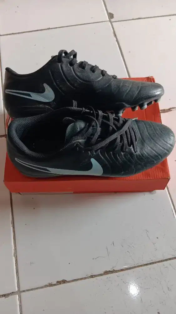 sepatu bola tiempo anak