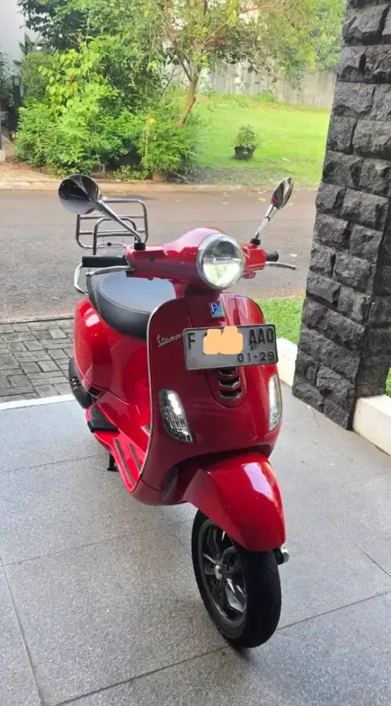 Vespa LX 125 i-Gets 2023  merah