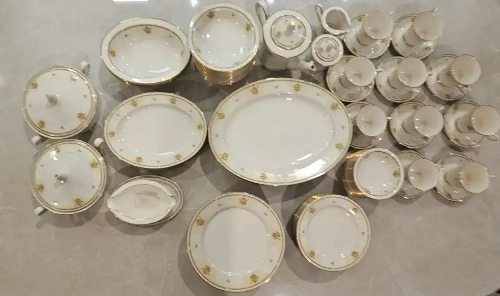 Dijual Set Peralatan Makan Noritake Original – 80 Pieces