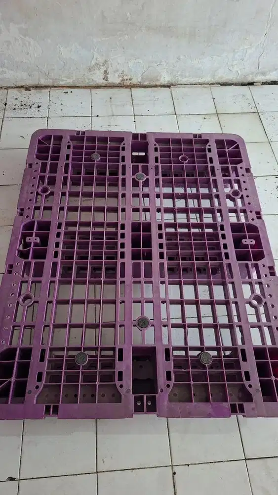 Pallet Plastik Bekas