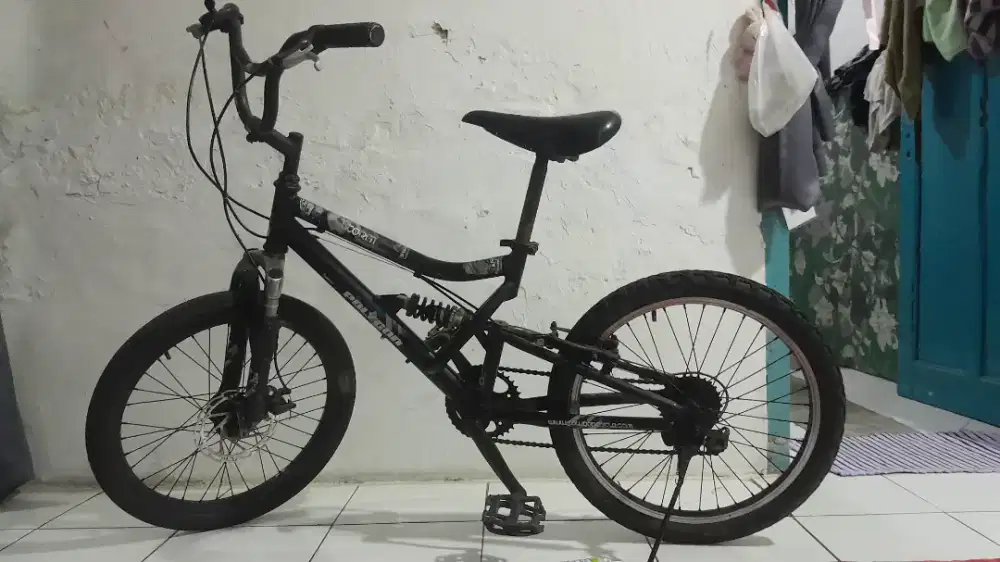 Sepeda BMX polygon strom ring 20