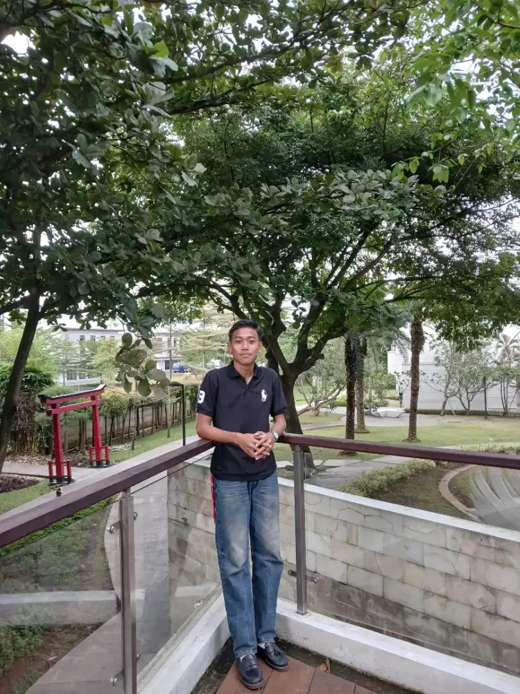 mencari lowongan pekerjaan