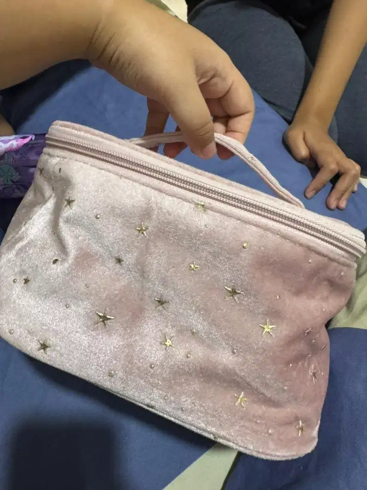 pouch makeup nobrand