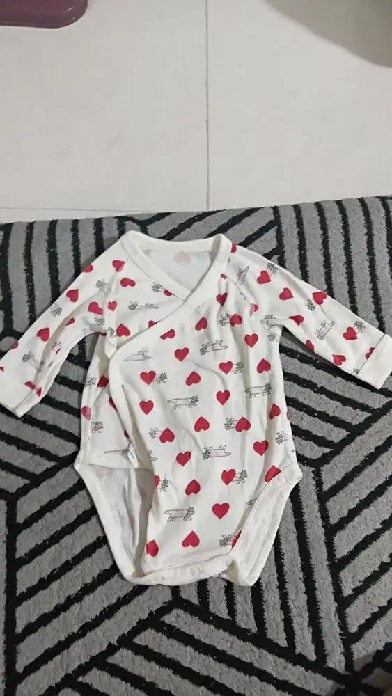 uniqlo baby x disney