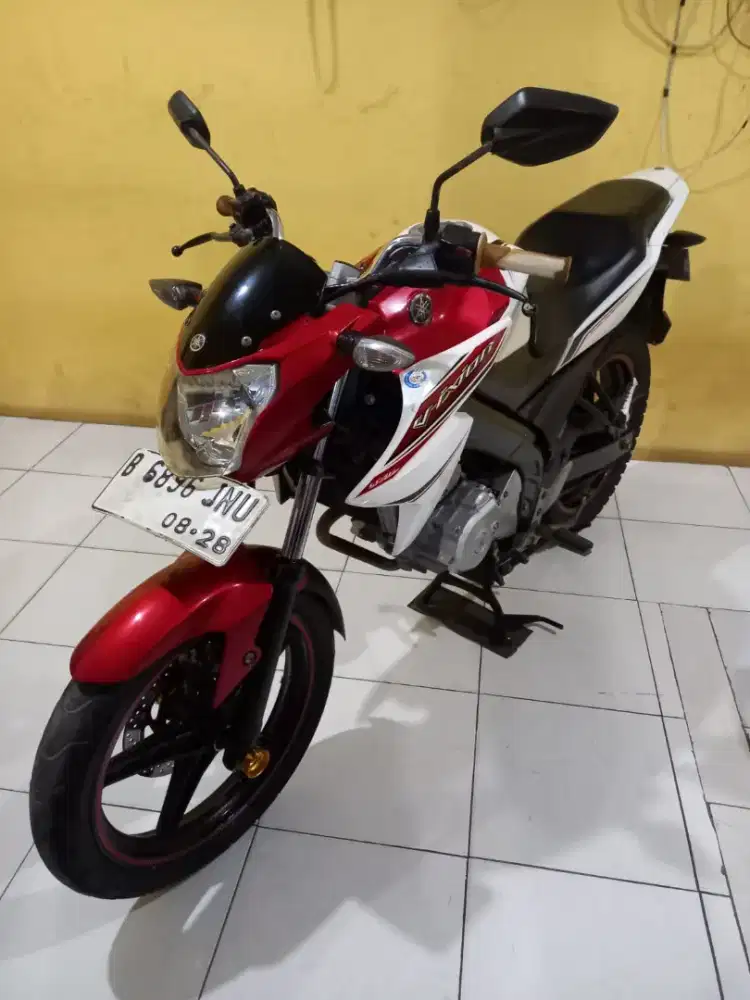 Yamaha vixion putih 2013