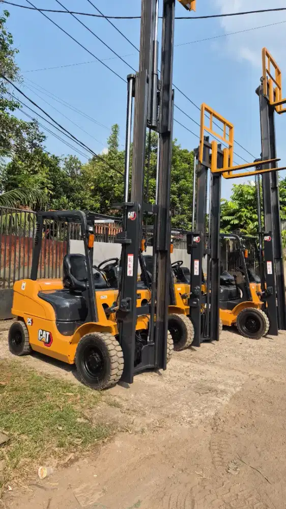 Dijual 3 Unit Forklift Caterpillar 2,5 Ton,Manual,Tahun 2021 (Dipilih)
