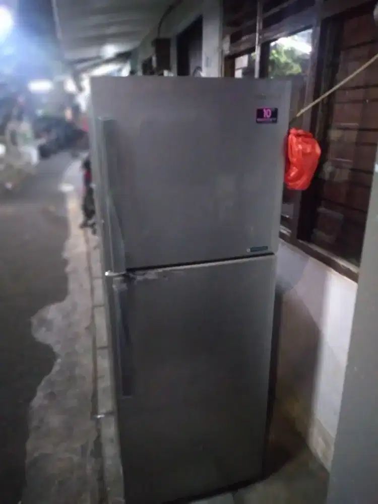 Di juaal kulkas samsung 2 pintu
