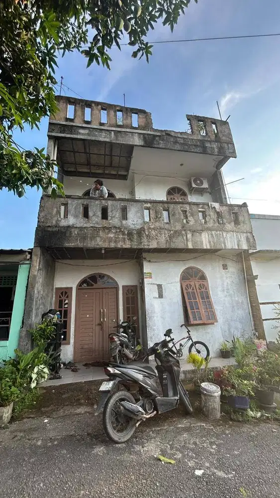 Dijual Murah Rumah 2.5 Lantai Taman yose Indah dekat Polda Nongsa