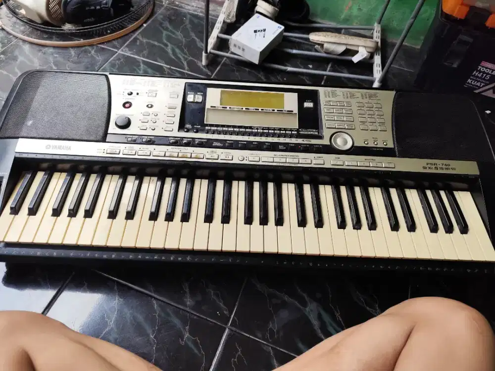 Keyboard yamaha psr 740 minus
