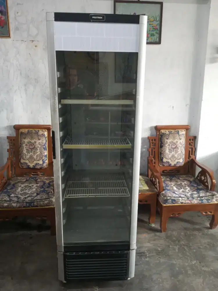 Showcase merek Polytron dingin normal siap antar