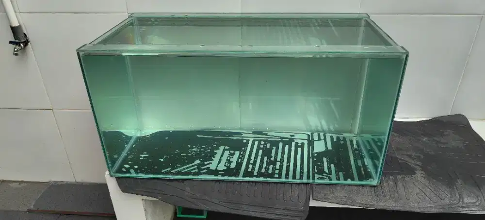 akuarium bekas toko ikan