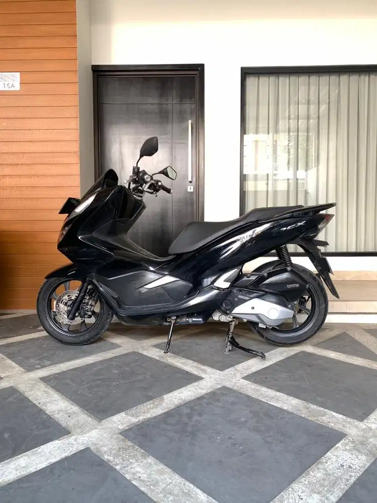 HONDA PCX 2019 PAJAK ON, PLAT DKI, SRT LGKP, MESIN ENAK, REMOTE 2 JOSS