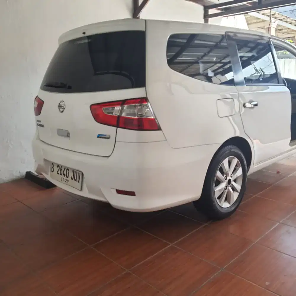 Grand Livina Sv matic Antik