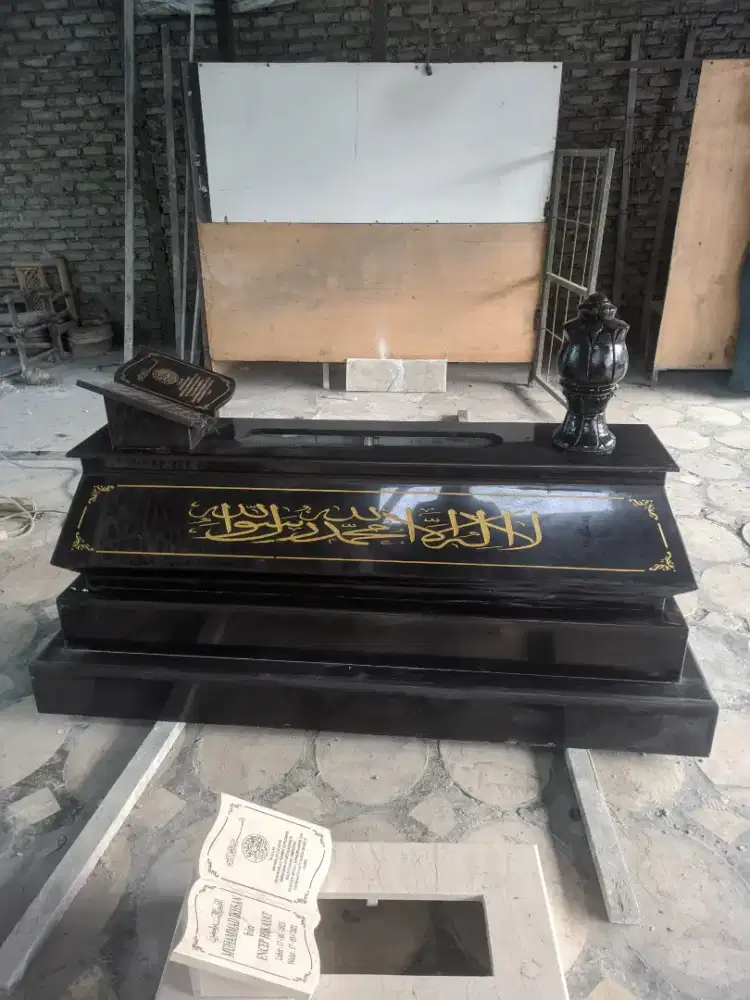 Makam dan nisan