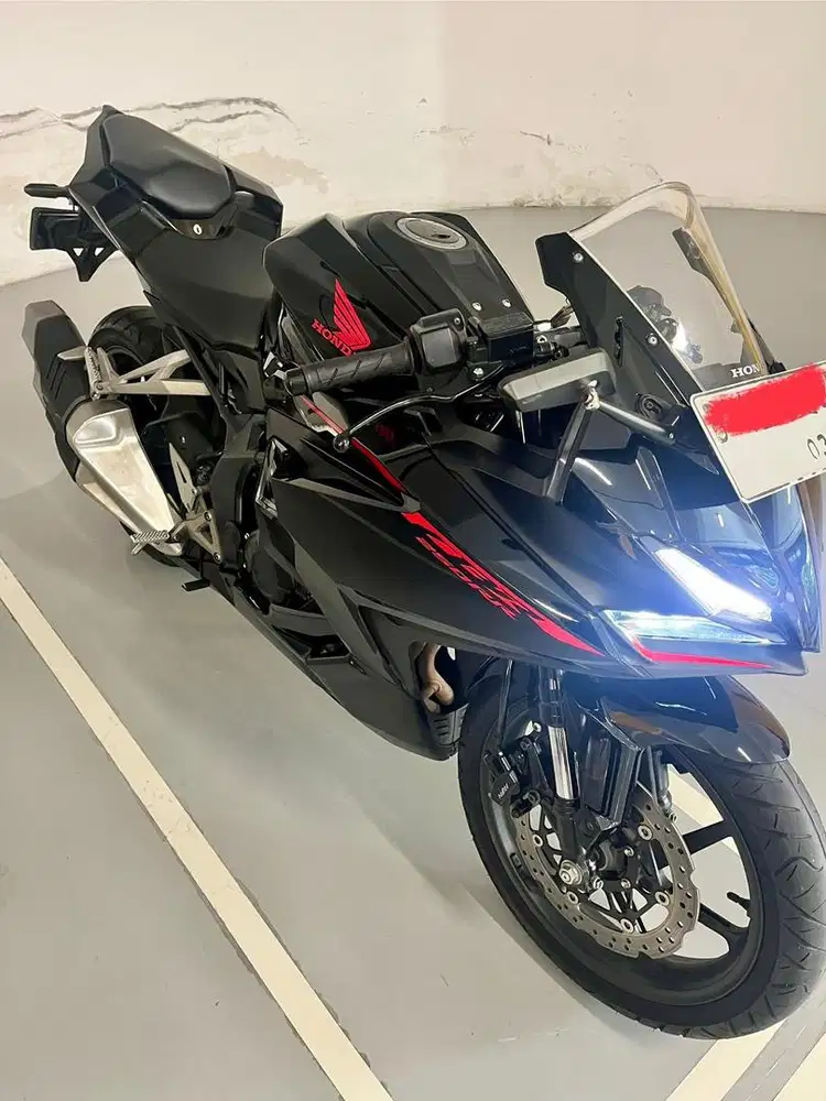 CBR 250 RR BLACK FREEDOM tahun 2024