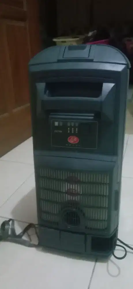 Dijual vacum cleaner jarang dipakai sejak dibeli.