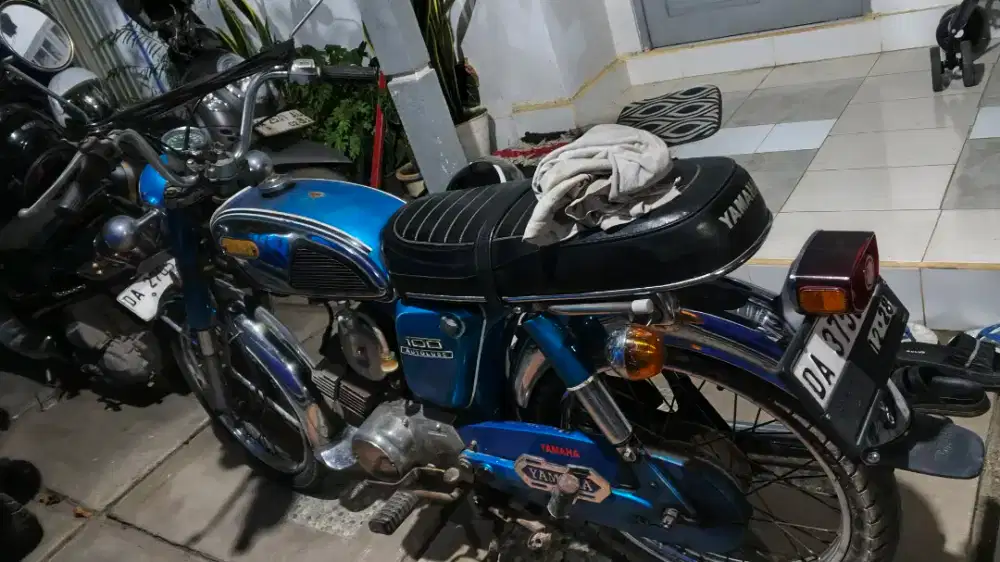 Motor Jadul yamaha engkal lumayan ori