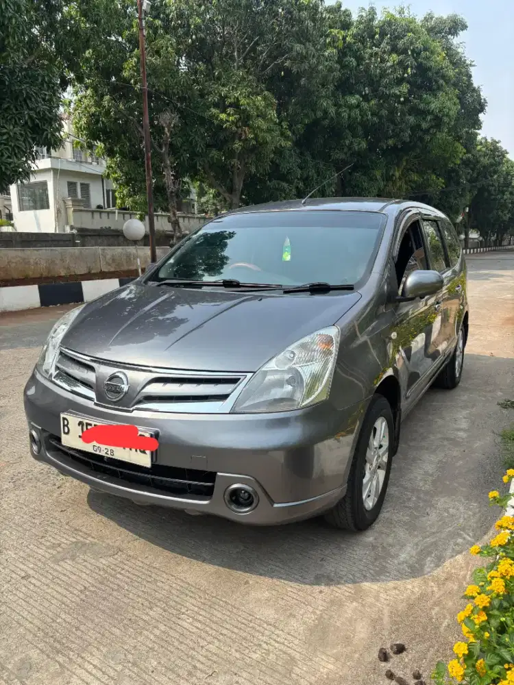 Nissan Gran Livina 1.5 XV AT 2012