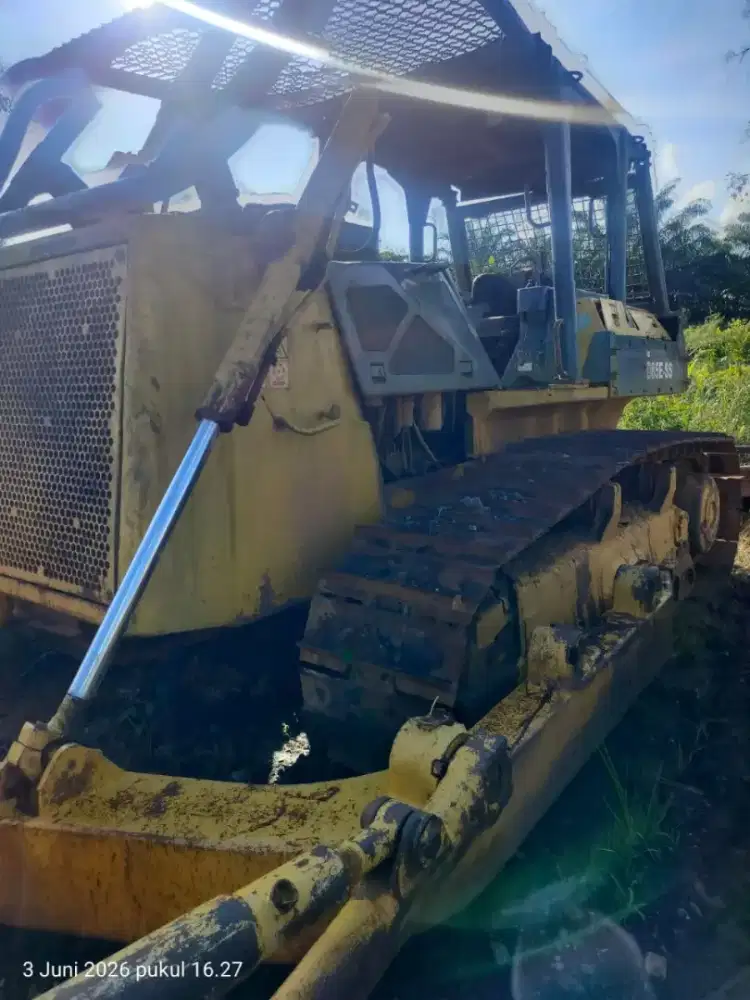 Dozer D85 2010
di Muara Badak