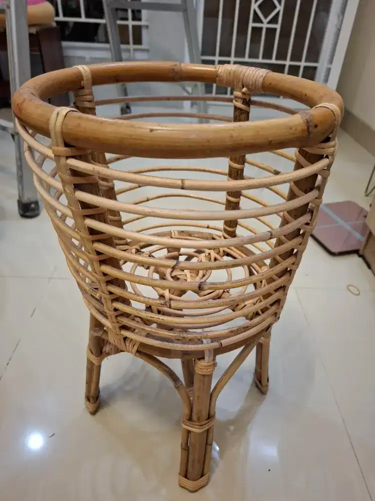 Standing Pot Rotan