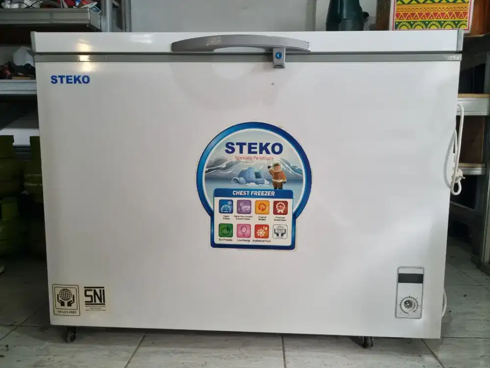 DIJUAL: Chest Freezer STEKO BF 330