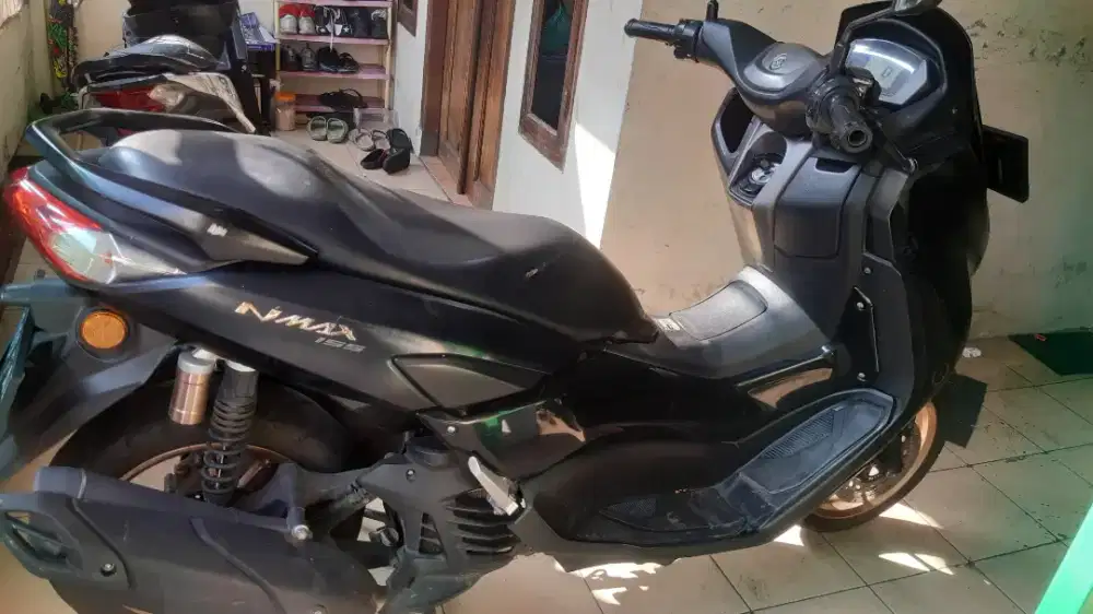 NMAX 155 2022 HITAM