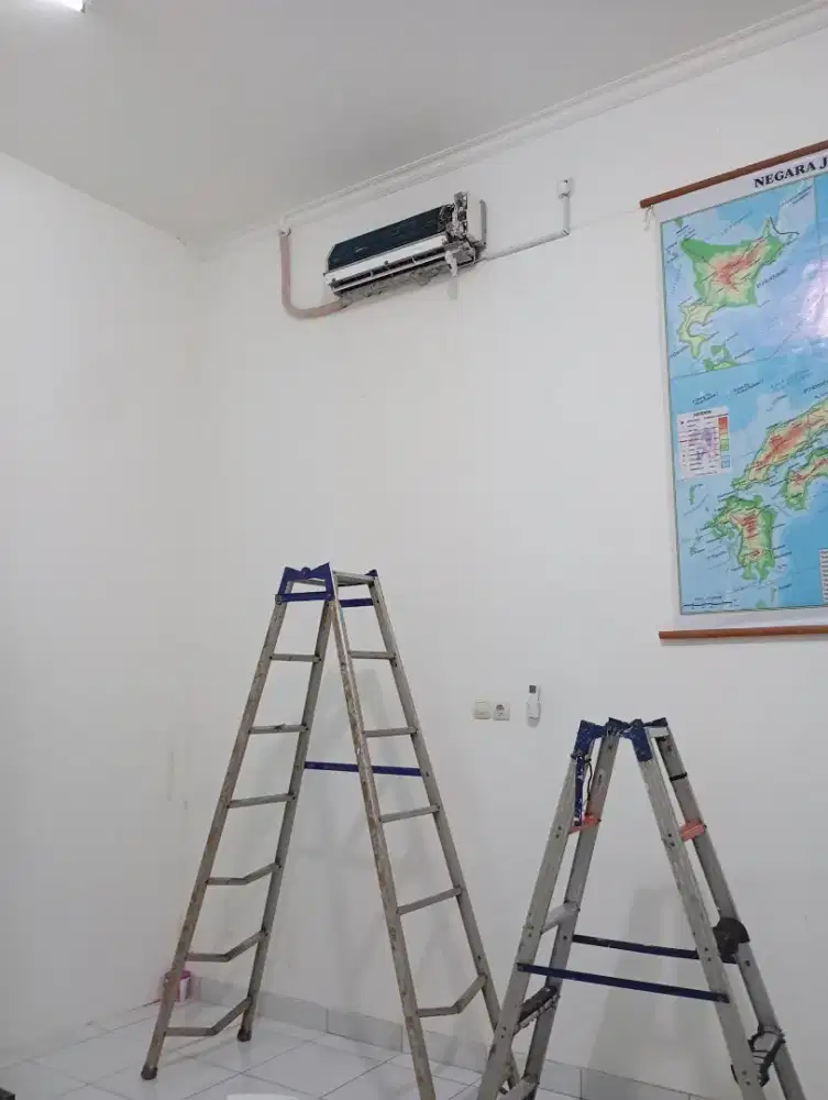 CUCI AC SERVIS AC BONGKAR PASANG AC DLL