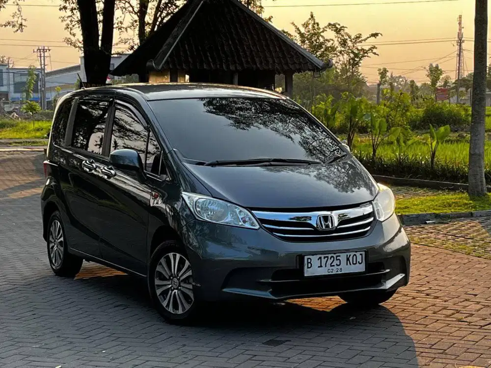 Honda Freed SD Matic 2013